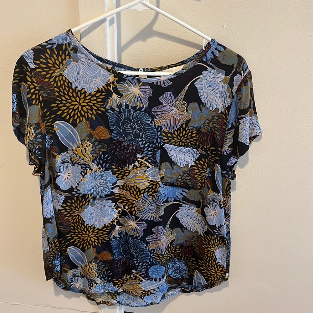 H&M Floral Print Short Sleeve blouse Size 10 Blue Purple
